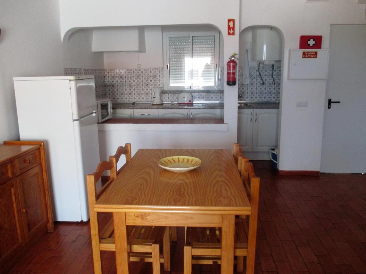 Apartamentos Salema Praia Club Екстер'єр фото