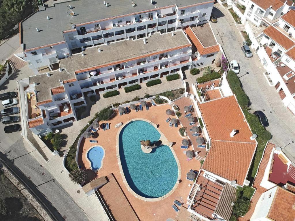 Apartamentos Salema Praia Club Екстер'єр фото