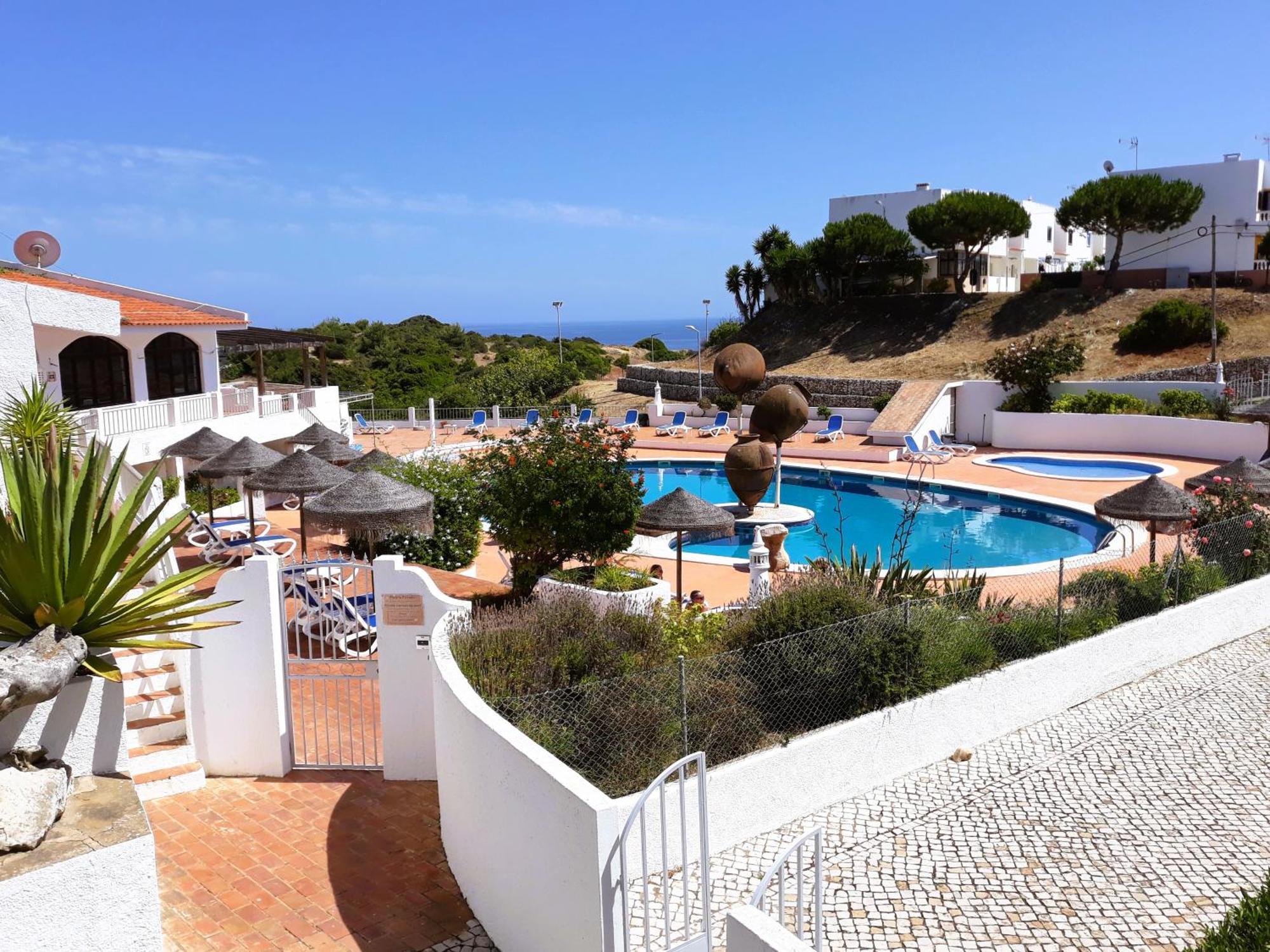 Apartamentos Salema Praia Club Екстер'єр фото