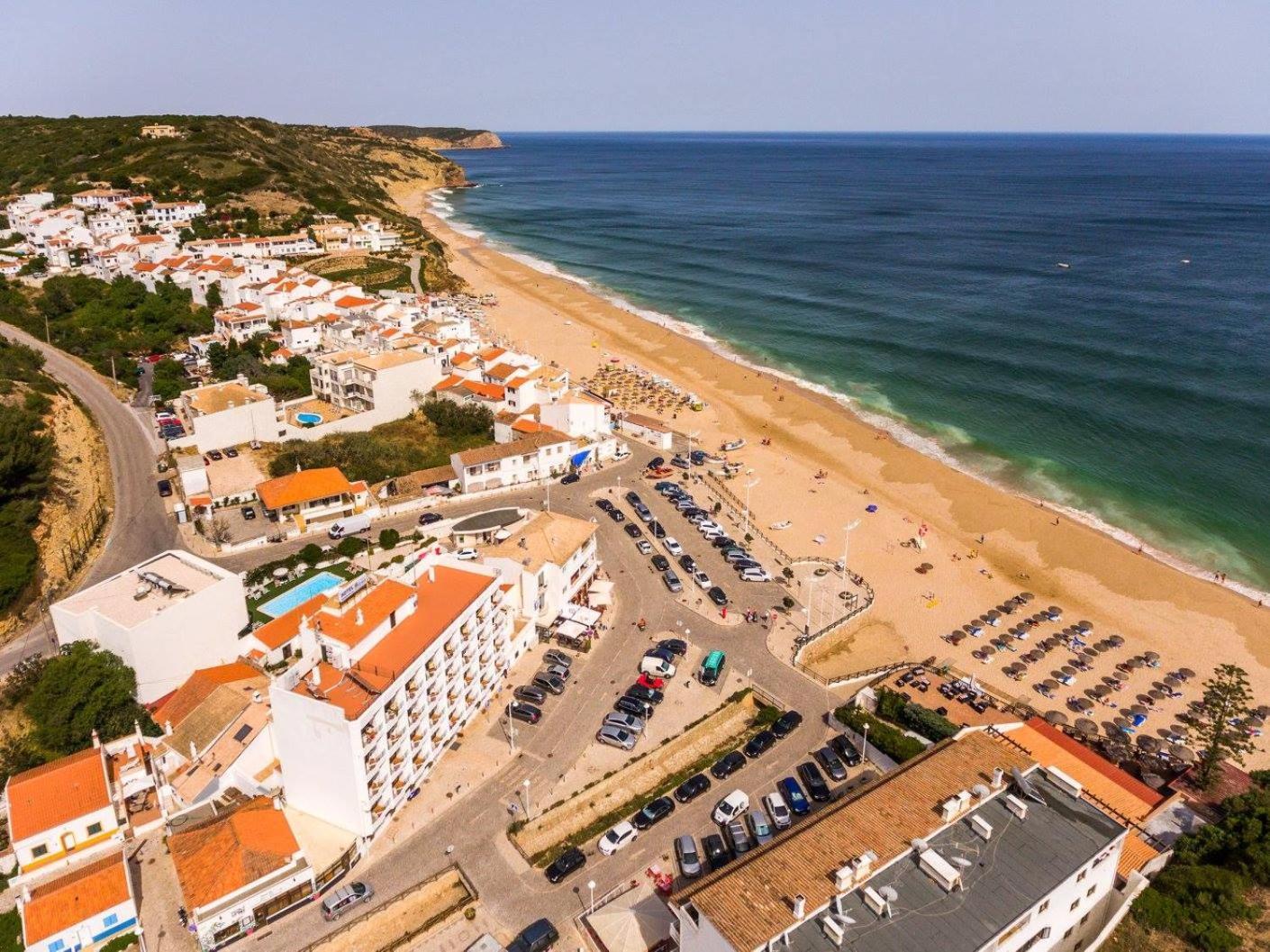 Apartamentos Salema Praia Club Екстер'єр фото