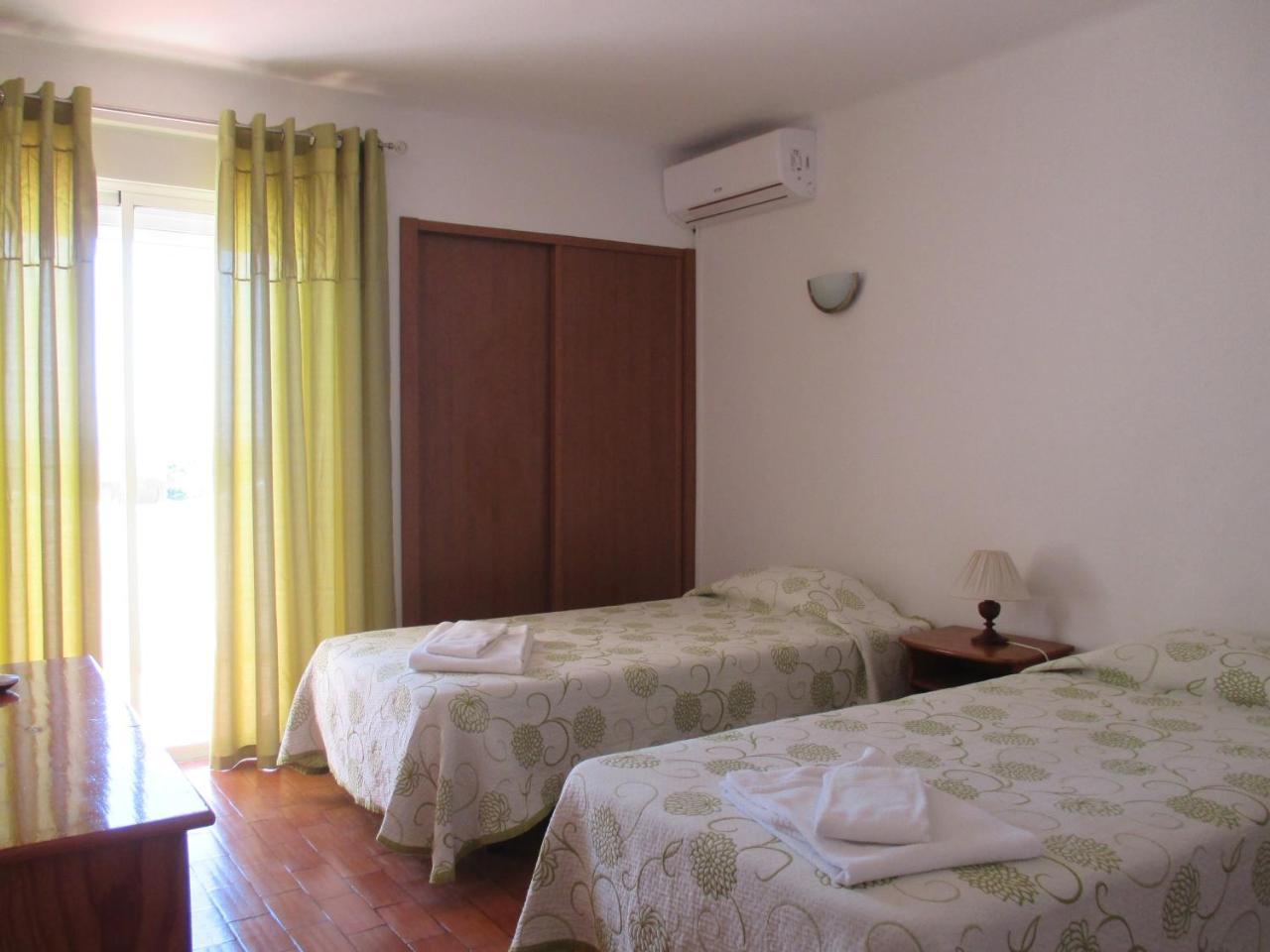 Apartamentos Salema Praia Club Екстер'єр фото